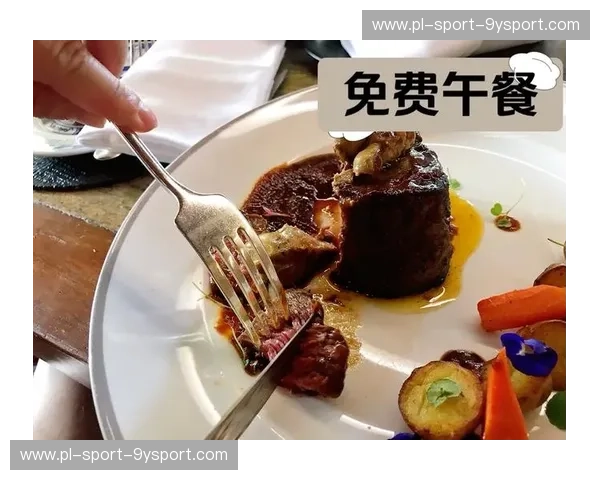安格斯牛排的狂野不羁与波尔多红酒的醇厚优雅：一场味蕾的巅峰对决